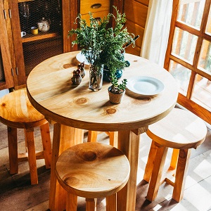 Живая мебель, выполненная из древесины в Керамкомбинате - keramkombinat.mebel54.com | фото